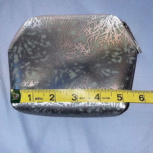 Mac silver snowflake plastic pvc shimmer clear makeup bag pencil travel kit case - Picture 2 of 5